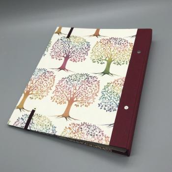 Buch Ringmechanik Baummotiv bunt rot Rückendeckel